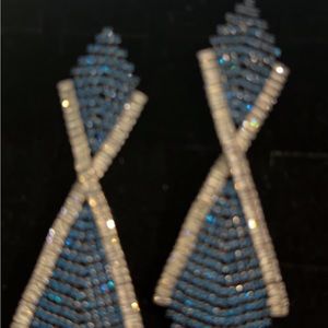 Elegant blue sparkle earrings